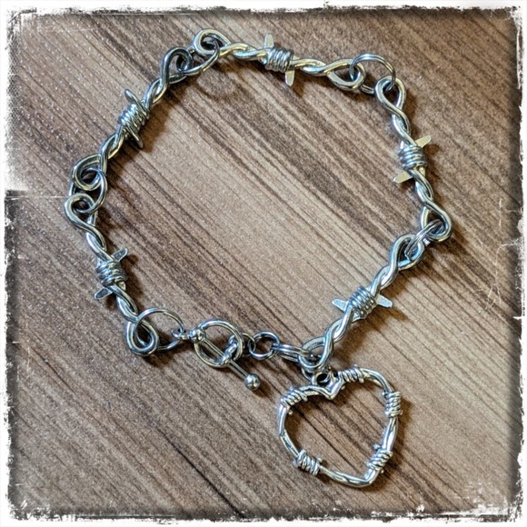 Handmade Barbed Wire Heart Charm Bracelet - Picture 3 of 5